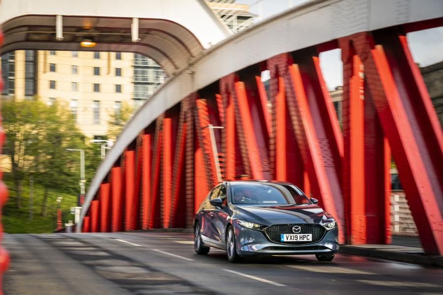  Mazda3 Skyactiv-G GT Sport Hatchback 2019 года  (UK) (фото 11 из 83)